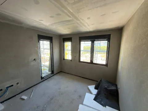 Stan in Tološka šuma