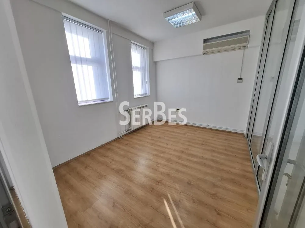 Rent, office space, 200m², Adamovićevo Naselje, Novi Sad Sve Podlokacije
