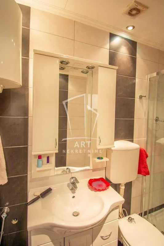 Sale, two bedroom apartment, 65m², Botanička Bašta, Palilula Sve Podlokacije