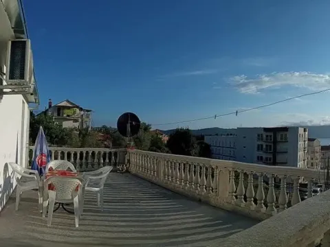 Izdavanje, trosoban stan, 70m², Kalimanj, Tivat - image 3