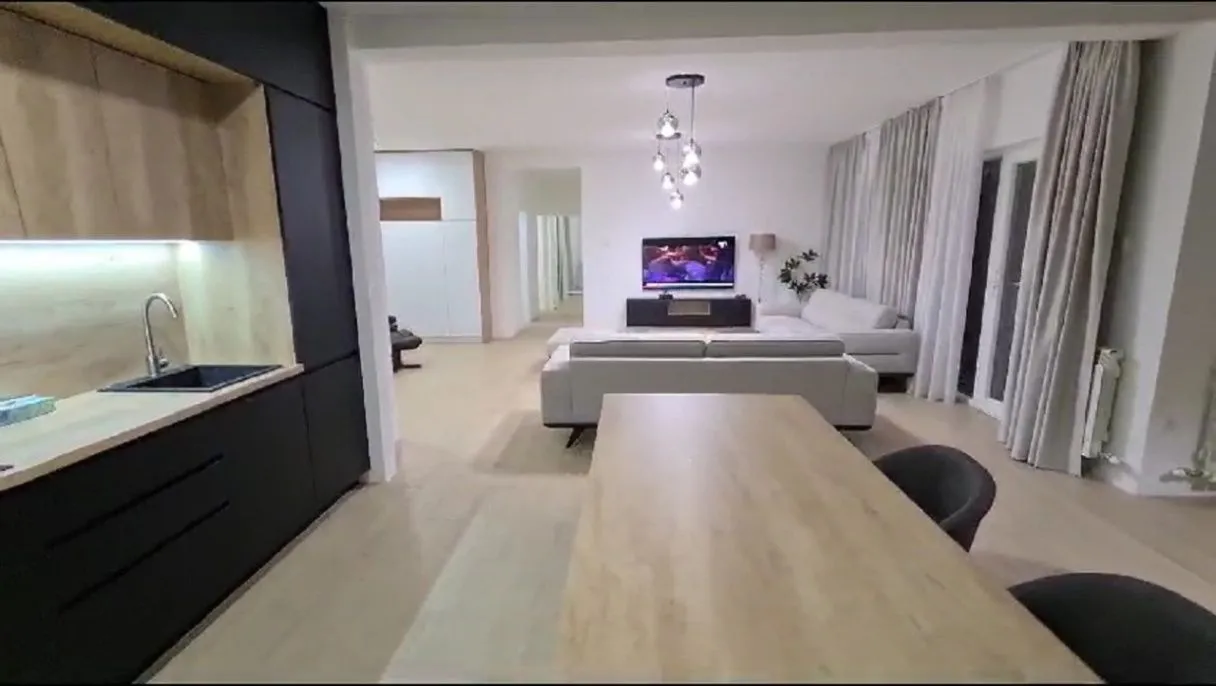 Prodaja, četvorosoban stan, 145m², Savski Venac, Beograd