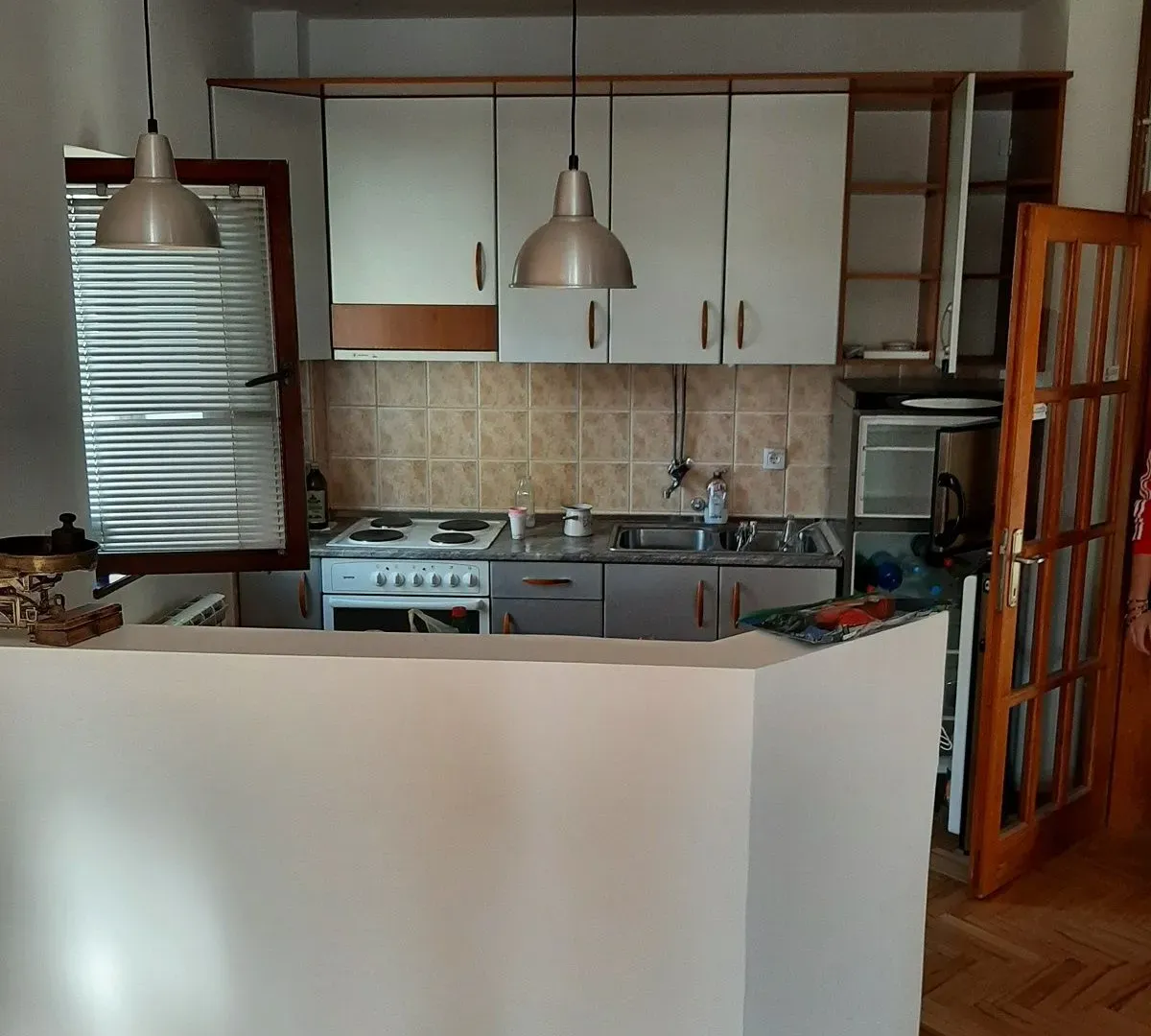 Izdavanje, kuća, 180m², Kluz, Zvezdara Sve Podlokacije