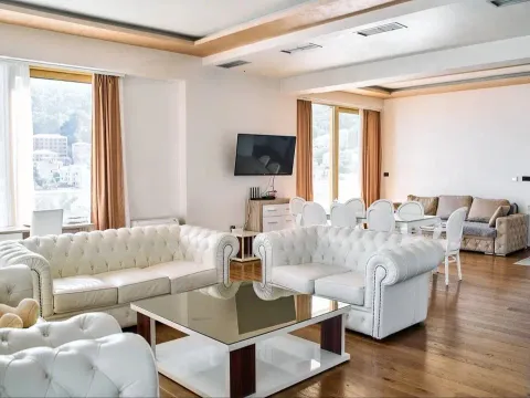 Rent, two bedroom apartment, 130m², Budva, Crna Gora - image 8