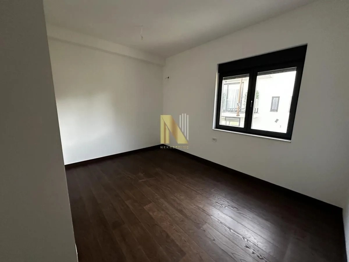 Prodaja, četvorosoban stan, 125m², Sremska Kamenica, Petrovaradin