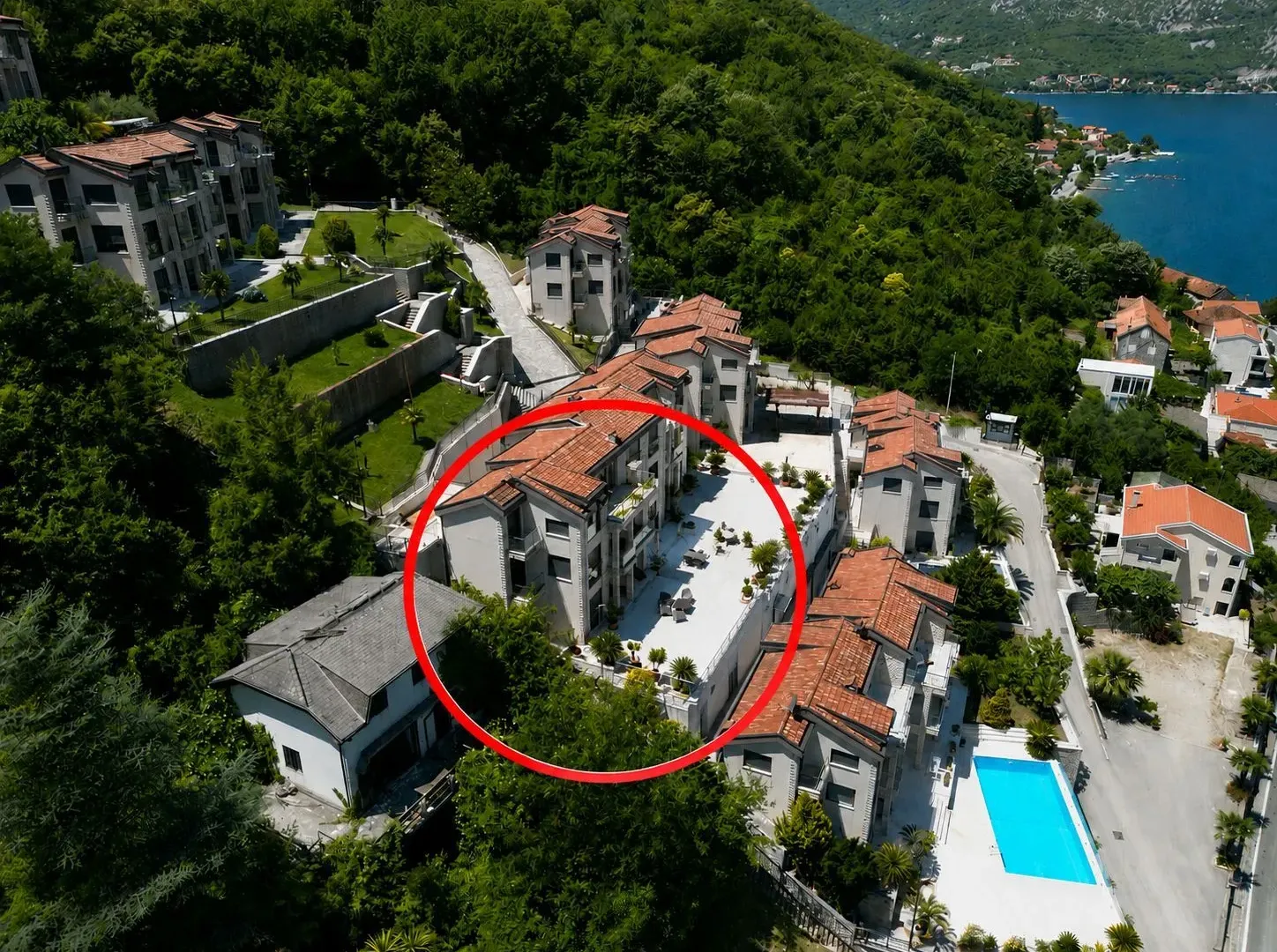 Sale, three bedroom apartment, 268m², Kostanjica, Kotor