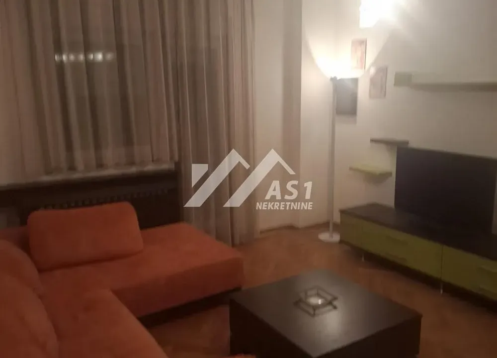 Izdavanje, dvosoban stan, 54m², Stari grad, Novi Sad