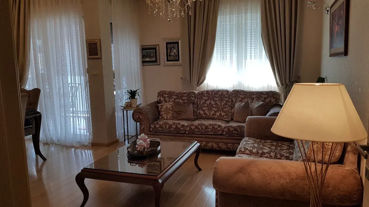 Izdavanje, trosoban stan, 102m², City Kvart, Podgorica