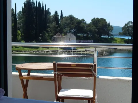 Izdavanje, stan, 77m², Tivat, Crna Gora - image 1