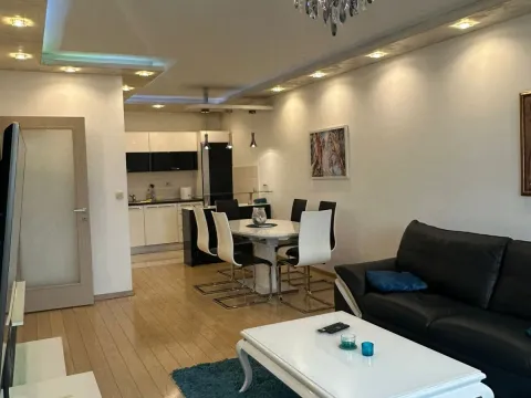 Rent, two bedroom apartment, 76m², City Kvart, Podgorica - image 2