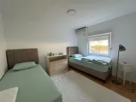 Izdavanje, dvosoban stan, 80m², Podi, Herceg Novi - image 8