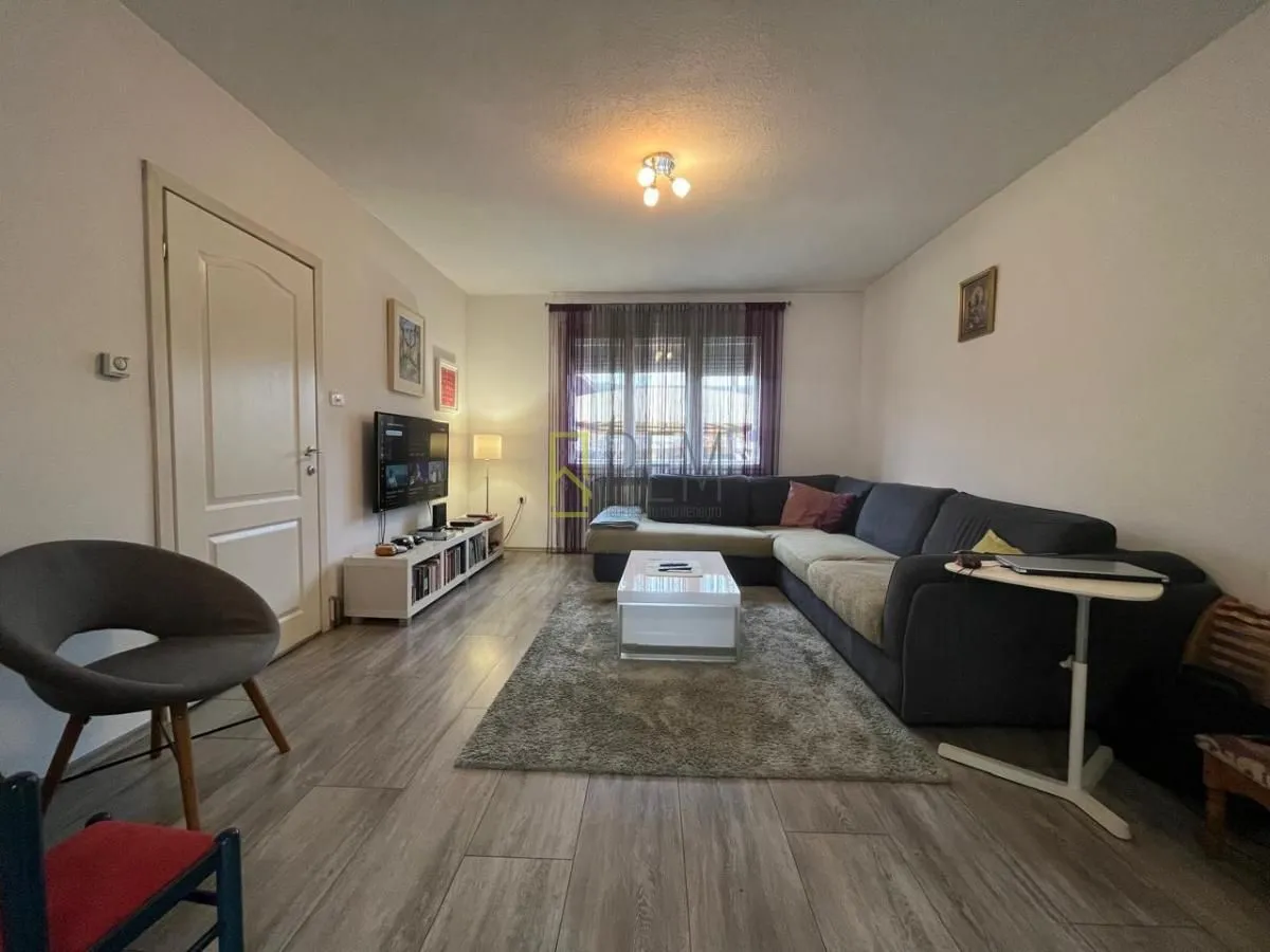 Sale, house, 183m², Tološi, Podgorica