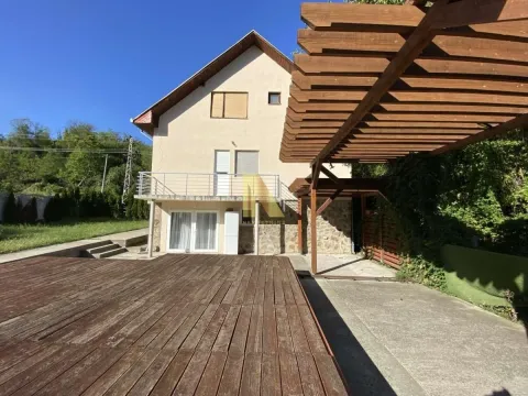 Sale, house, 196m², Irig, Srbija - image 17