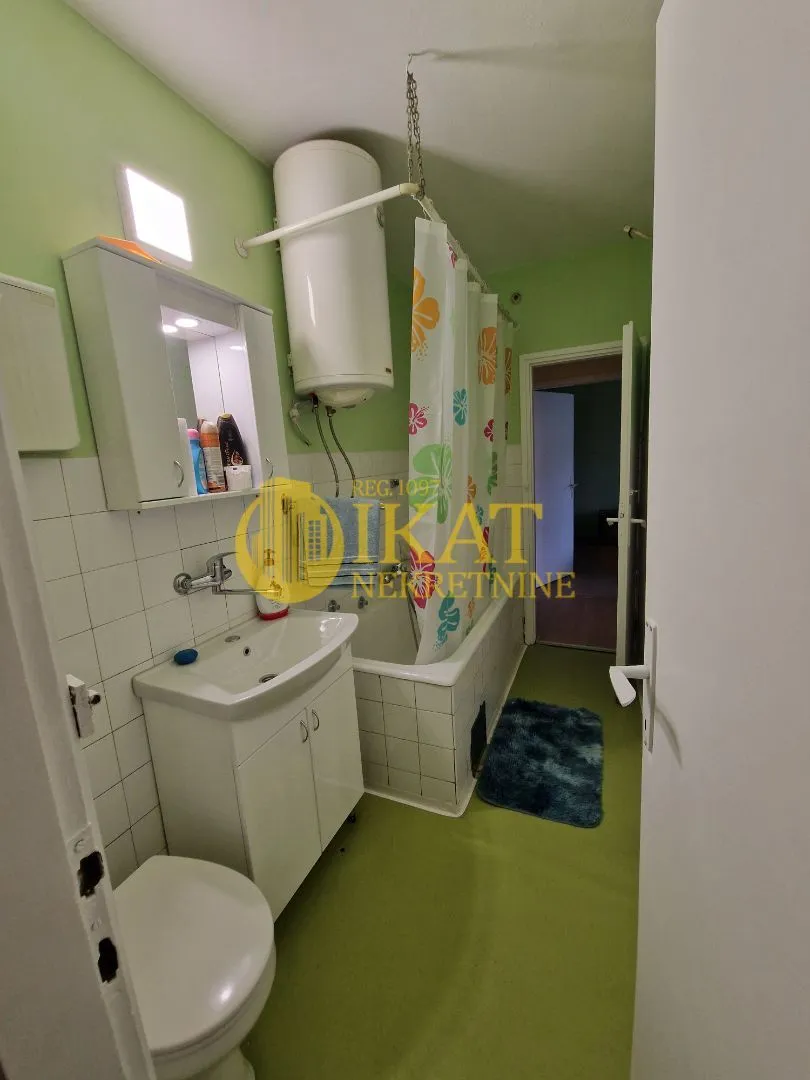 Izdavanje, trosoban stan, 72m², Savski Trg, Beograd