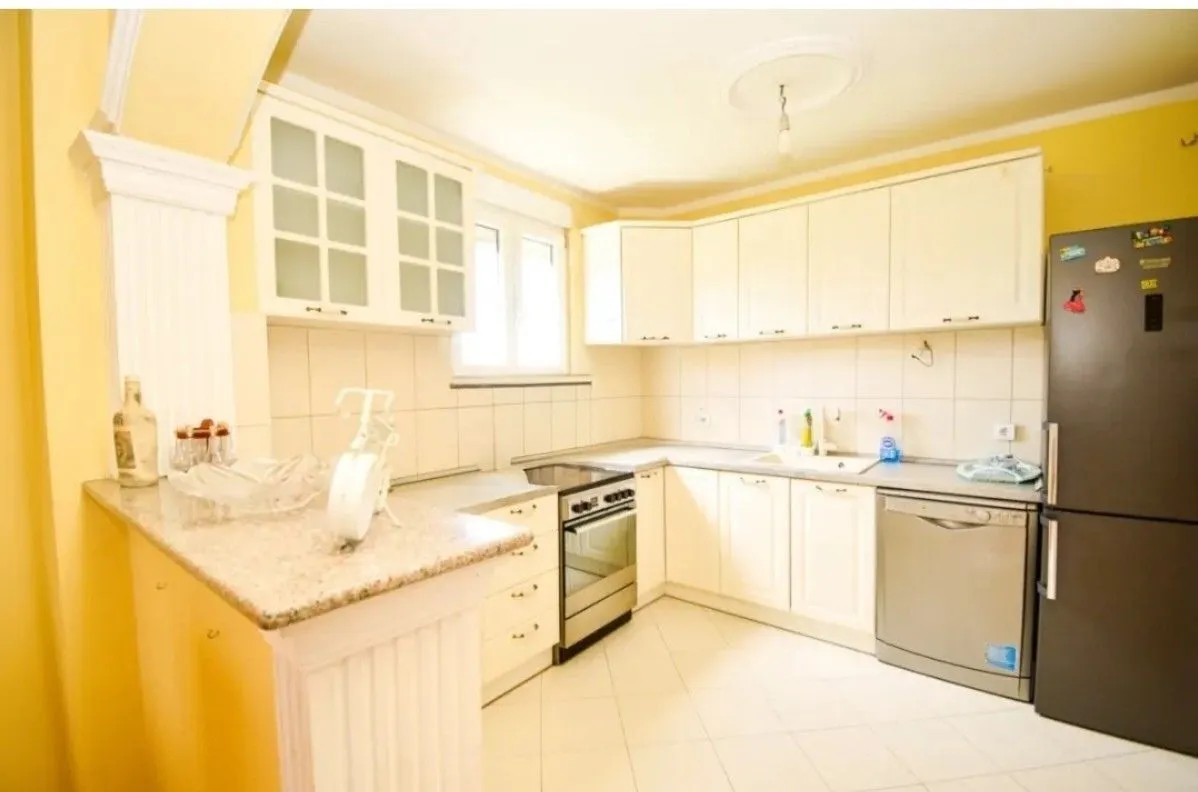 Prodaja, kuća, 369m², Donja Gorica, Podgorica