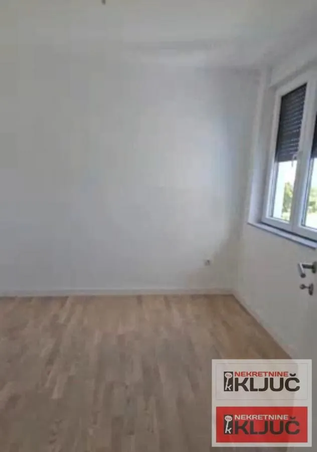 Prodaja, četvorosoban stan, 200m², Sremska Kamenica, Petrovaradin