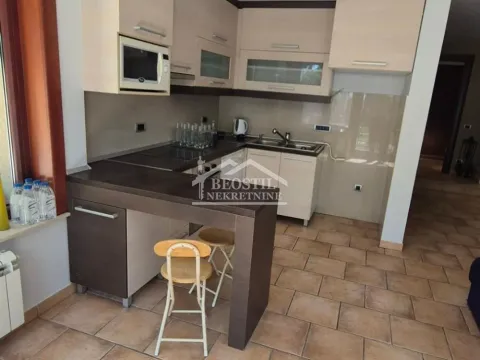Rent, house, 319m², Julino Brdo, Beograd - image 10