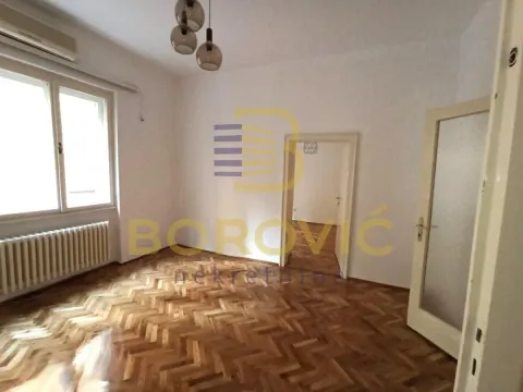 Izdavanje, trosoban stan, 63m², Skadarlija, Beograd - image 1