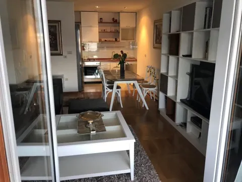 Izdavanje, dvosoban stan, 70m², Preko Morače, Podgorica - image 2