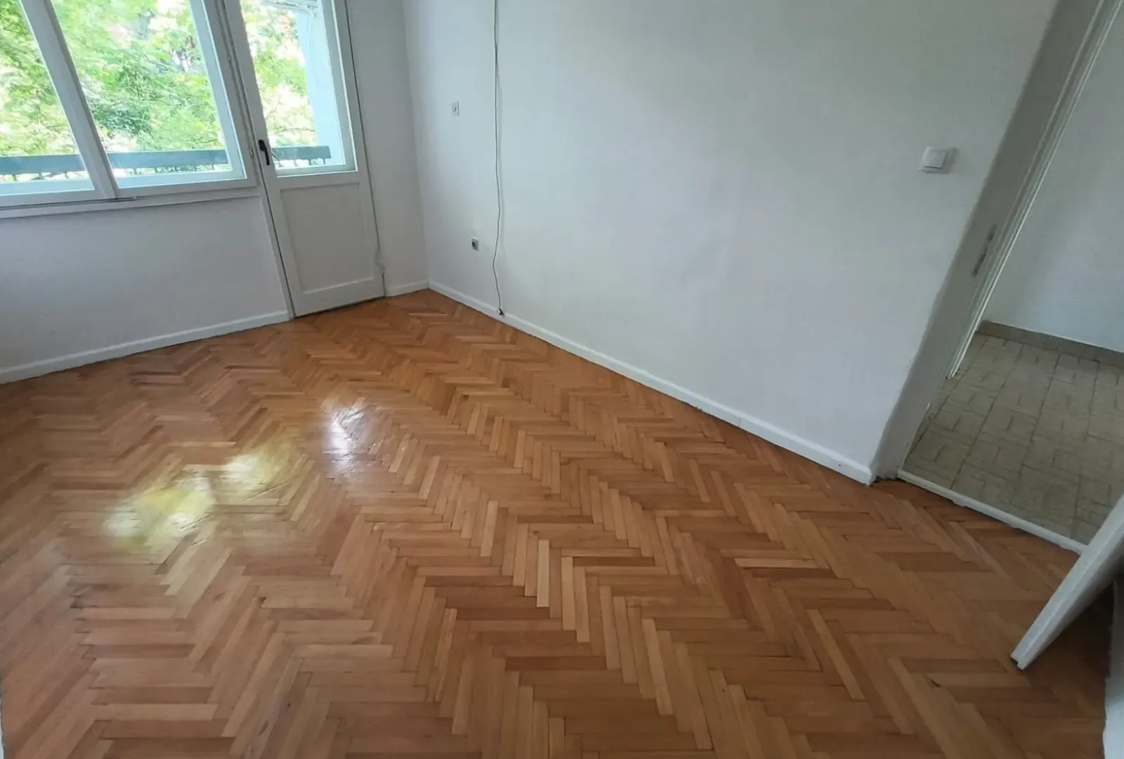 Izdavanje, trosoban stan, 95m², Gintaš, Podgorica