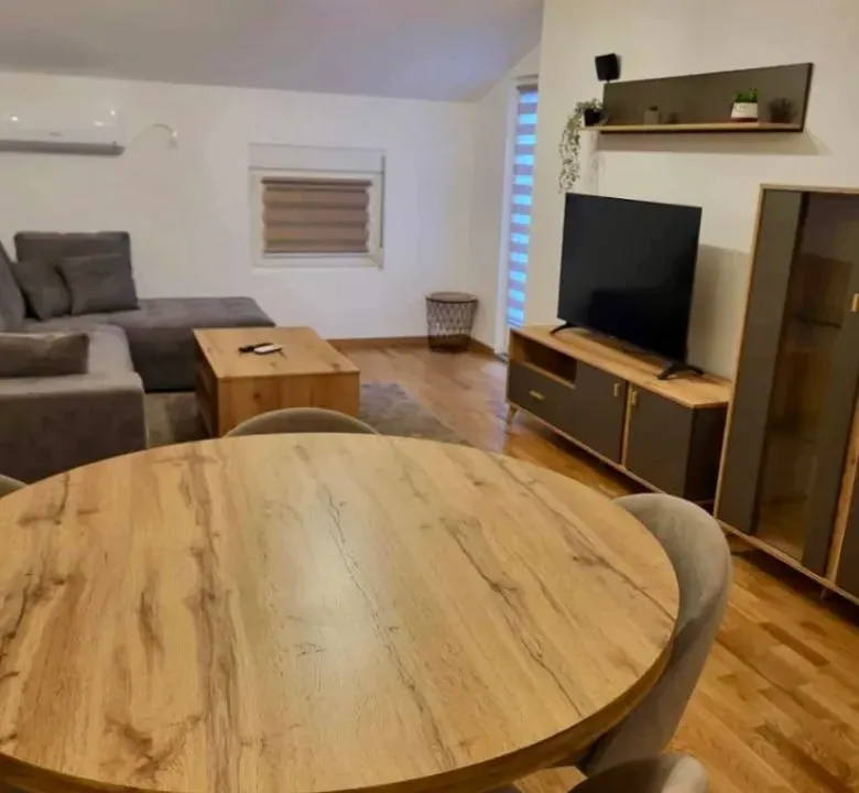 Izdavanje, jednosoban stan, 42m², Zagorič, Podgorica