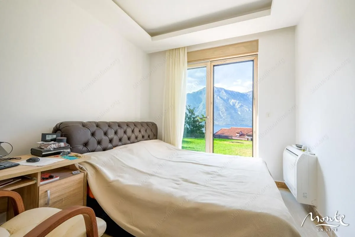 Prodaja, dvosoban stan, 68m², Kostanjica, Kotor