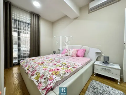 Izdavanje, dvosoban stan, 80m², Centar, Podgorica - image 8