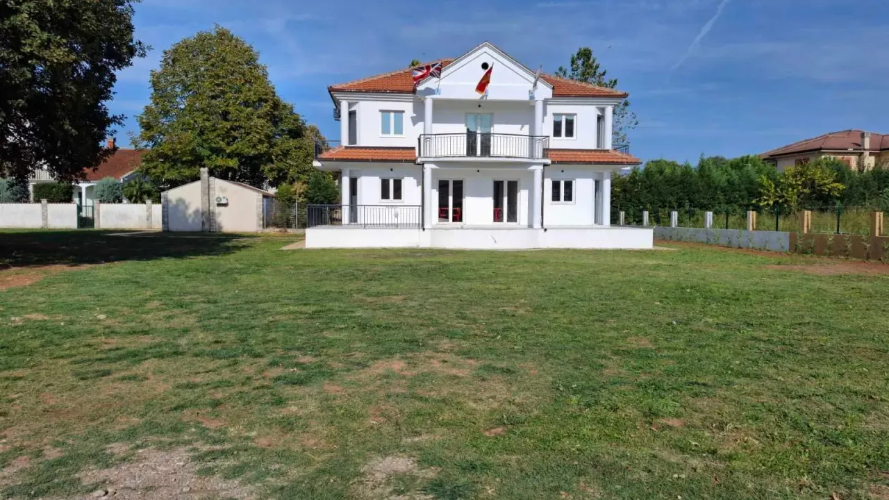 Prodaja, kuća, 360m², Podgorica, Crna Gora