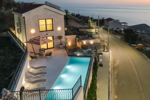 Rent, house, 180m², Blizikuće, Budva - image 3