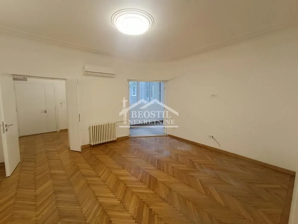 Izdavanje, četvorosoban stan, 120m², Stari Grad, Beograd