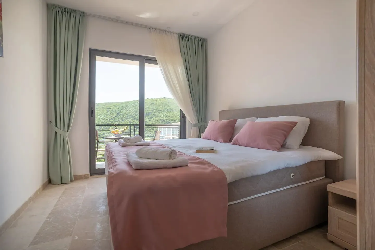 Sale, house, 170m², Bečići, Budva
