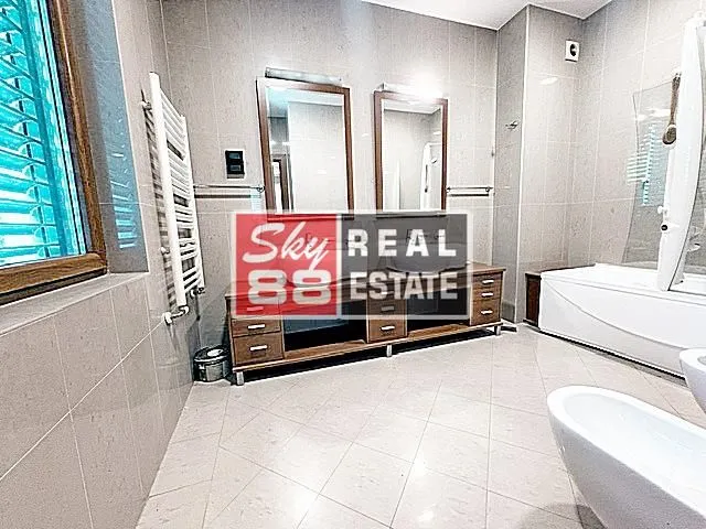 Rent, apartment, 330m², Savski Venac, Beograd