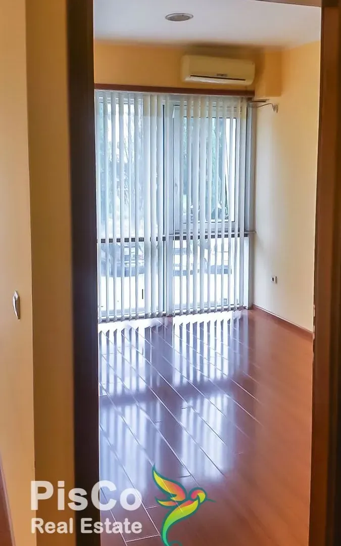Izdavanje, poslovni prostor, 42m², Centar, Podgorica