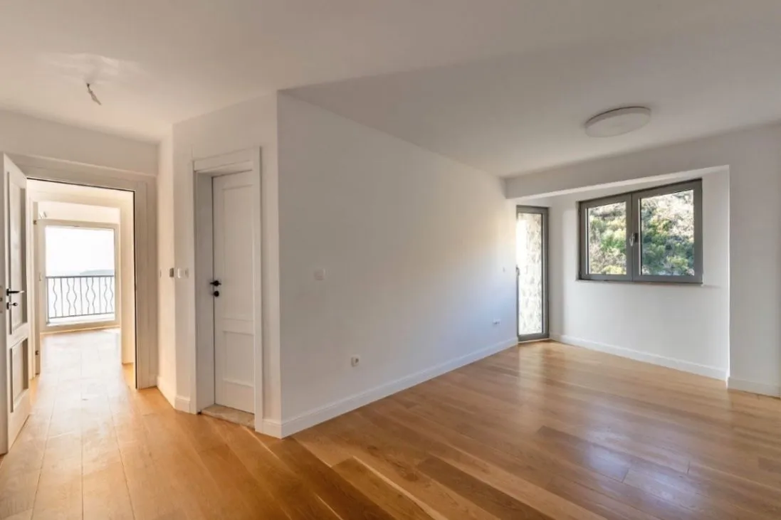 Sale, three bedroom apartment, 160m², Pržno, Budva