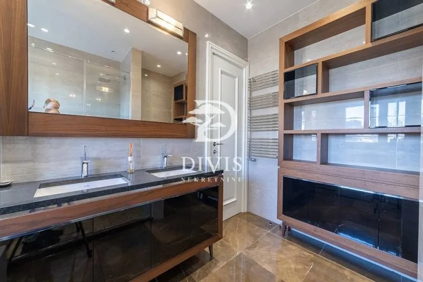 Sale, four bedroom apartment, 152m², Vračar Hram, Vračar Sve Podlokacije