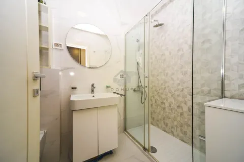 Izdavanje, jednosoban stan, 49m², Central Point, Podgorica - image 9