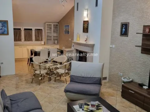 Izdavanje, stan, 103m², Centar, Tivat - image 19