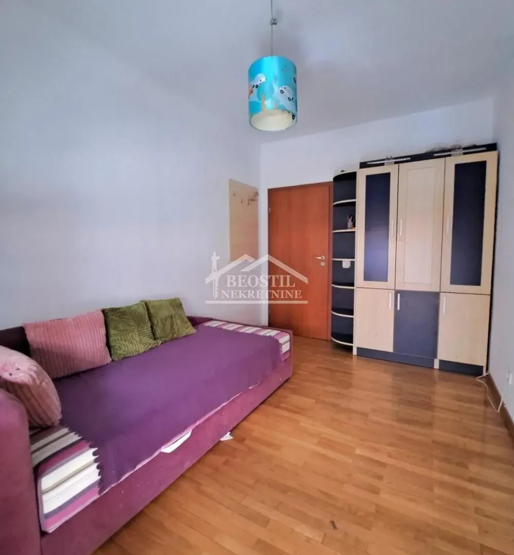 Rent, three bedroom apartment, 81m², Crveni Krst, Beograd