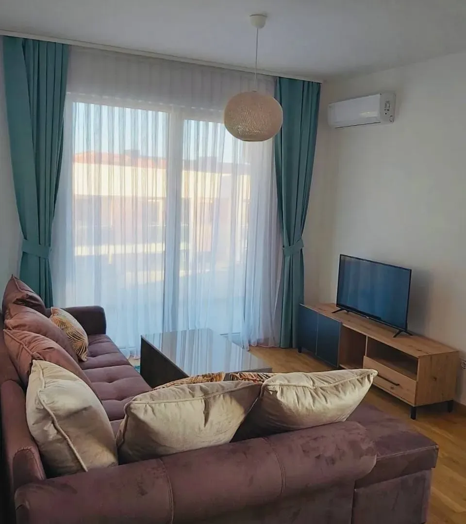 Rent, one bedroom apartment, 32m², Bečići, Budva