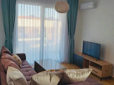 Rent, one bedroom apartment, 32m², Bečići, Budva - image 1