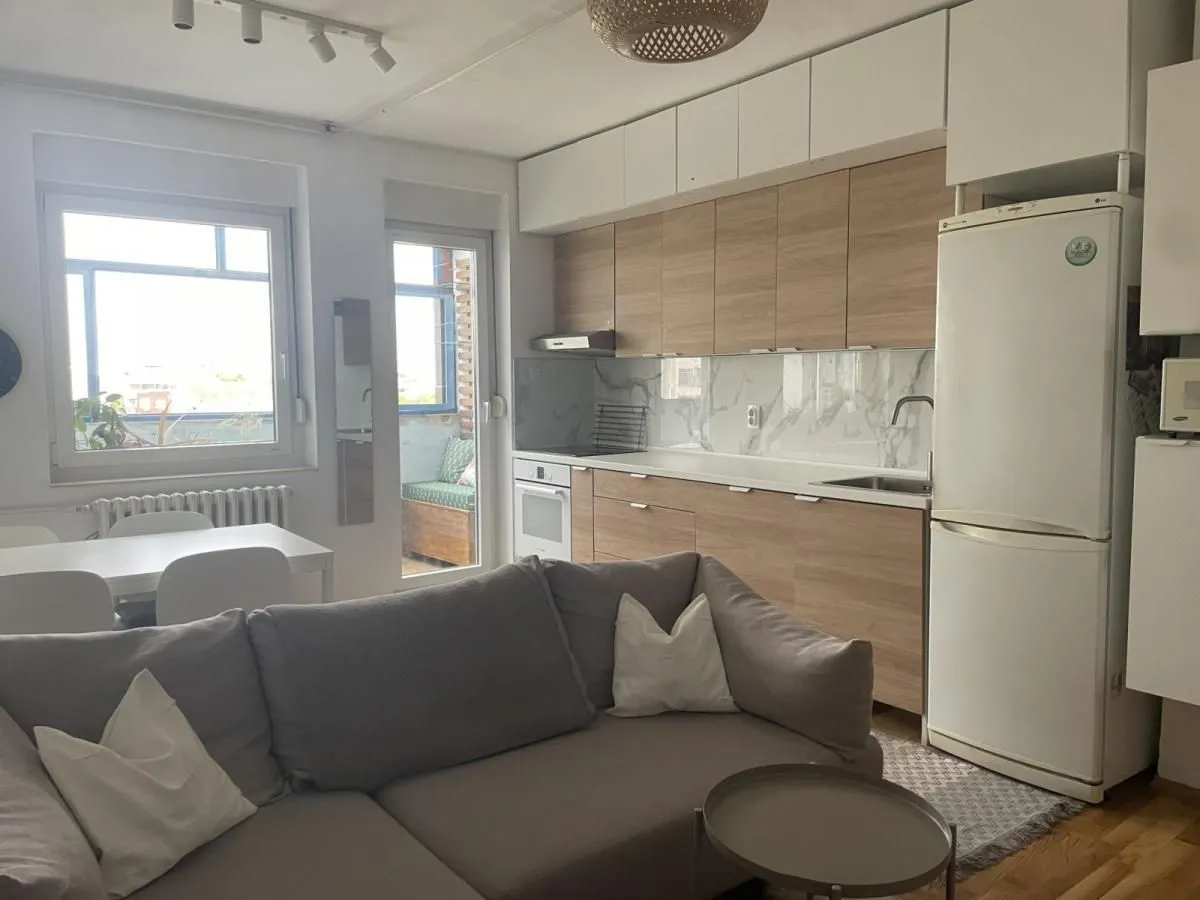 Prodaja, dvosoban stan, 57m², Bulevar Oslobodjenja, Novi Sad Sve Podlokacije