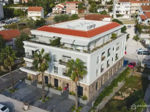 Prodaja, jednosoban stan, 48m², Tivat, Crna Gora - image 1