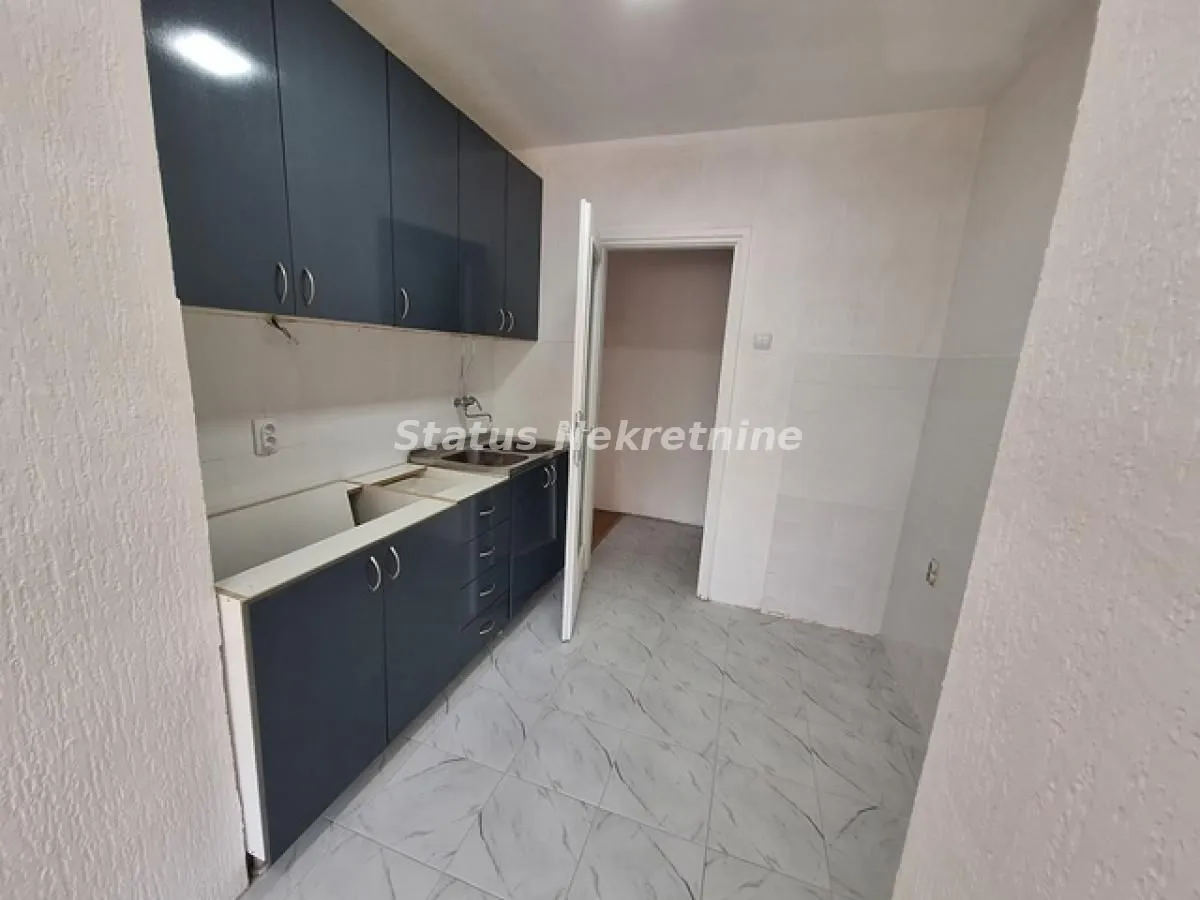Izdavanje, jednosoban stan, 42m², Novo naselje, Novi Sad
