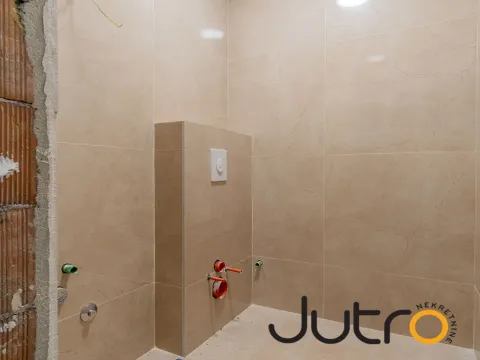 Prodaja, četvorosoban stan, 155m², Podgorica, Crna Gora - image 16