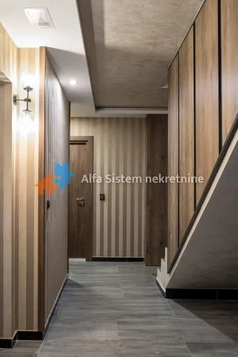 Izdavanje, trosoban stan, 52m², Lekino Brdo, Voždovac Sve Podlokacije