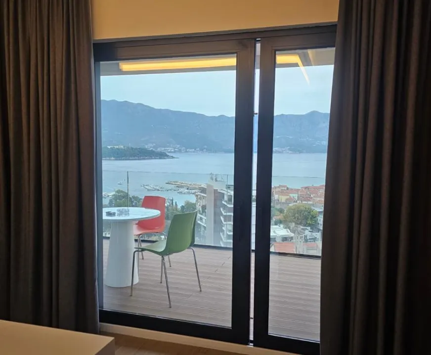 Prodaja, trosoban stan, 262m², Budva, Crna Gora
