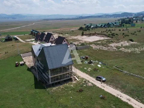 Prodaja, jednosoban stan, 32m², Žabljak, Crna Gora - image 6