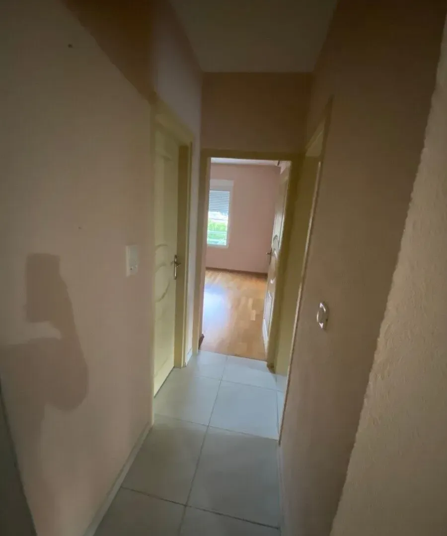 Izdavanje, dvosoban stan, 69m², Ljubović, Podgorica