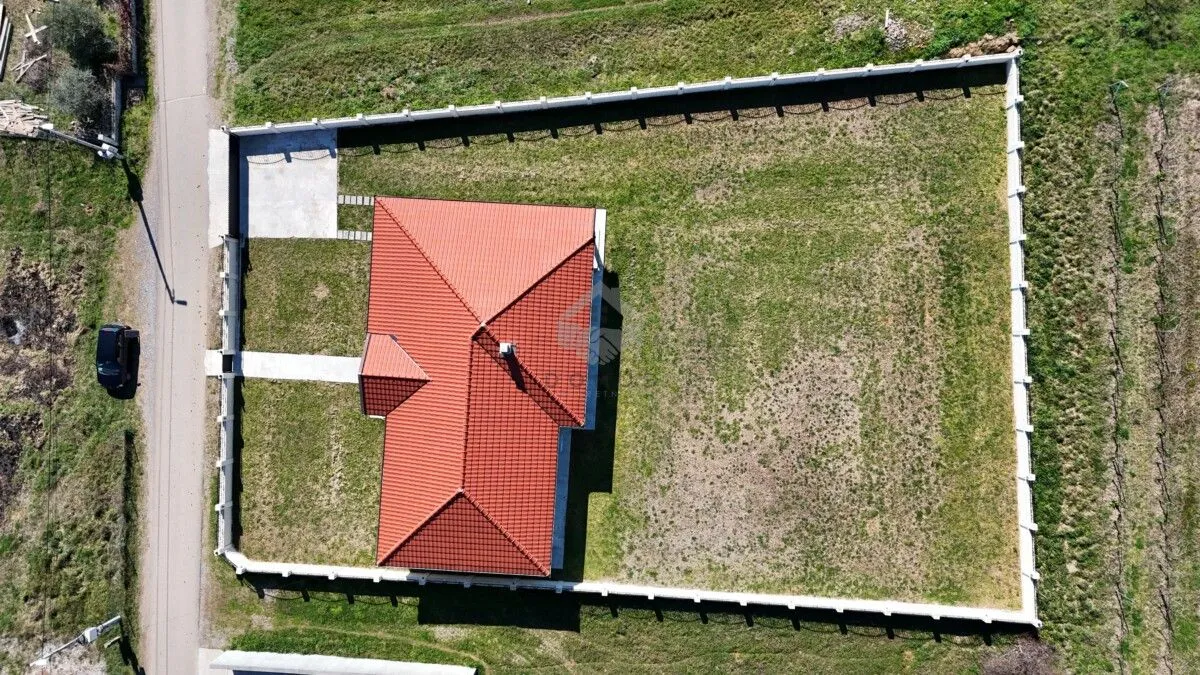 Rent, house, 200m², Kokoti, Podgorica