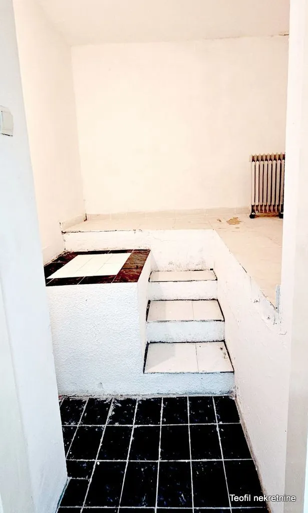 Sale, three bedroom apartment, 60m², Vračar, Šid