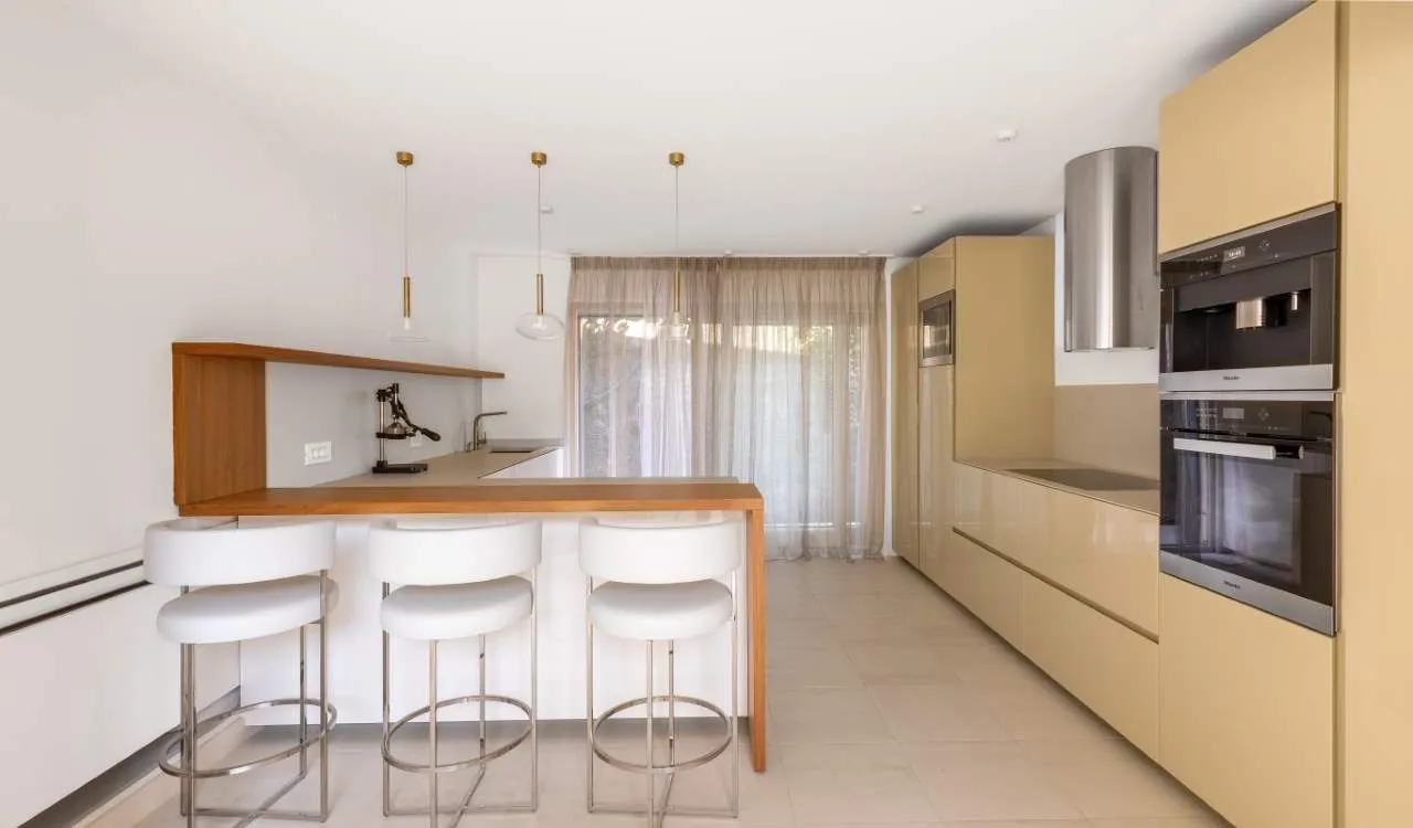 Sale, house, 423m², Lepetani, Tivat